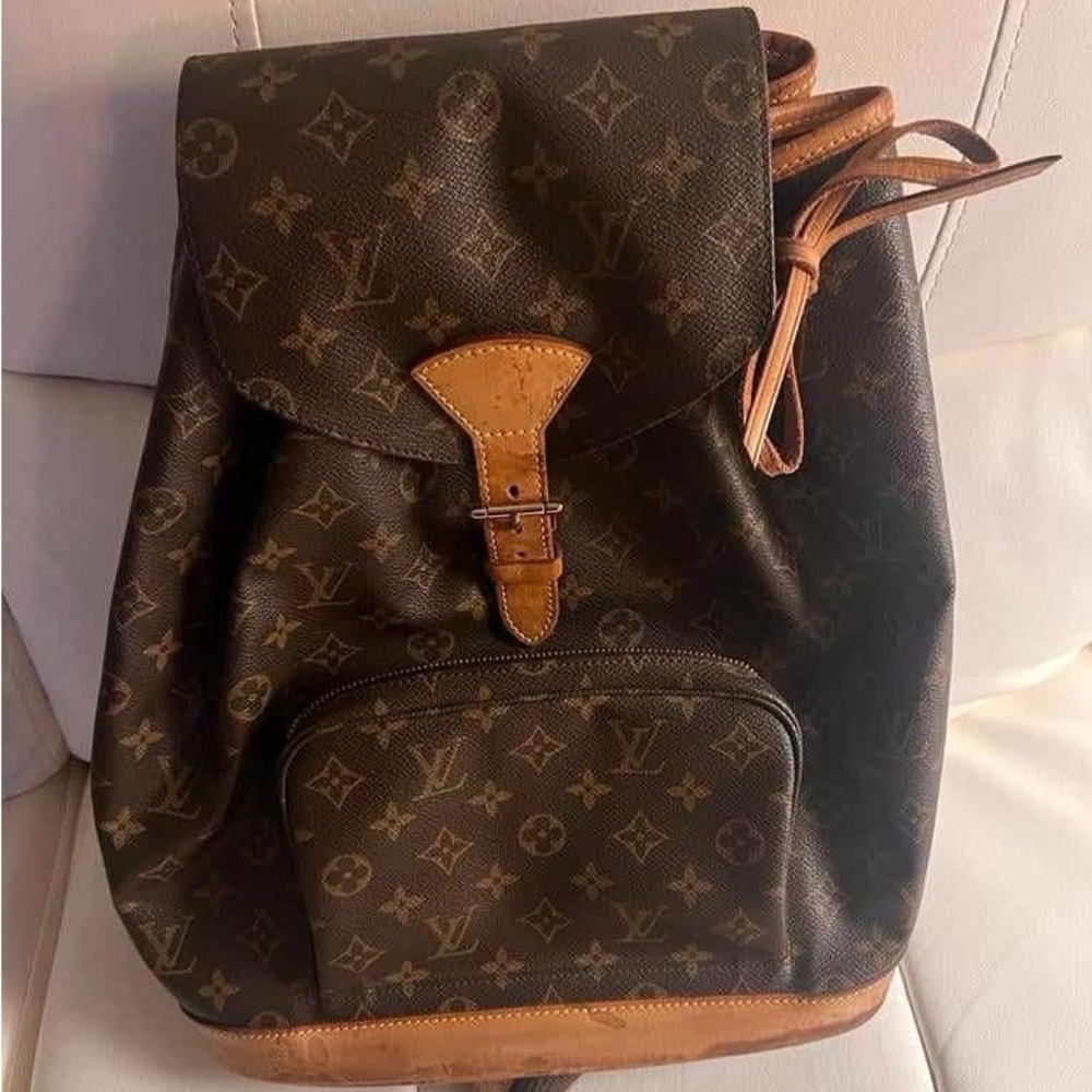 LOUIS VUITTON LV Montsouris MM